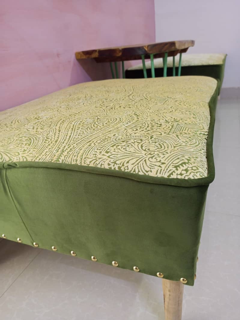 Seats With Table 3