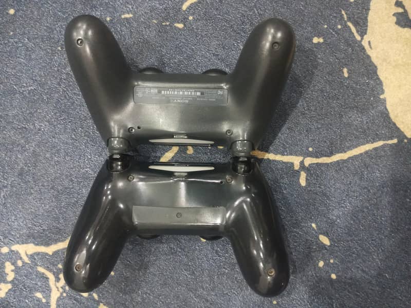 PS4 pro 3