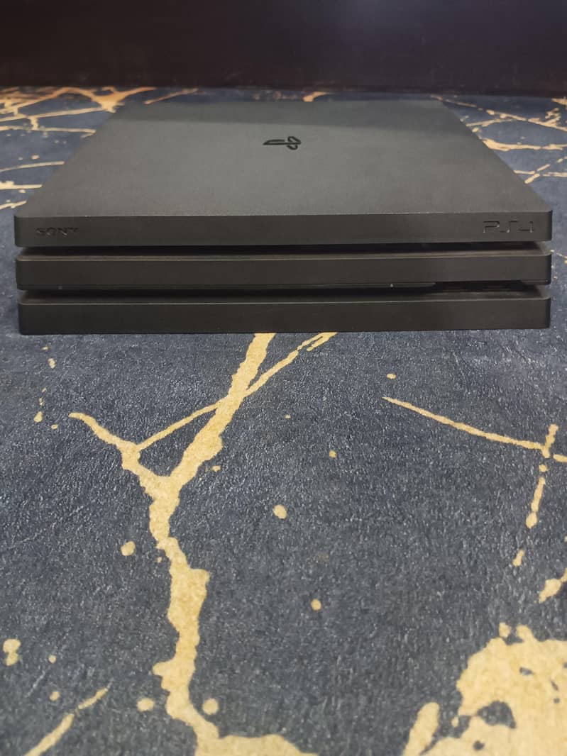 PS4 pro 6