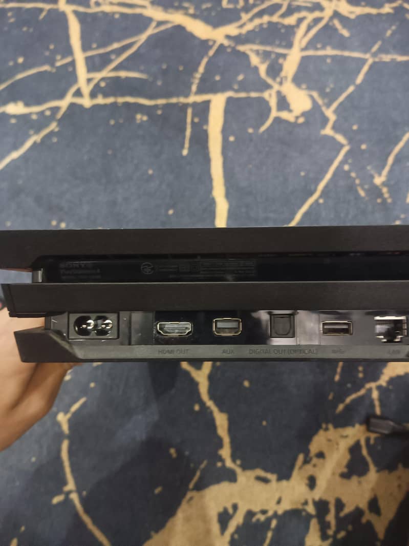 PS4 pro 7