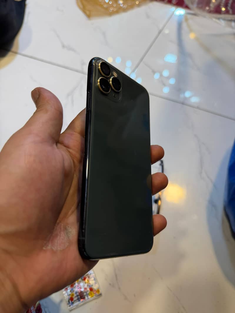 Apple iPhone 11 Pro Max 2