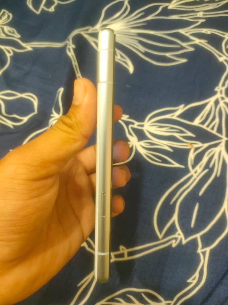 Google Pixel 7a 2