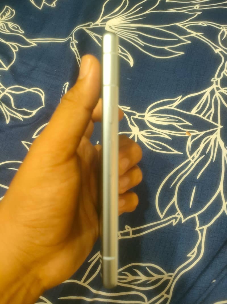 Google Pixel 7a 3
