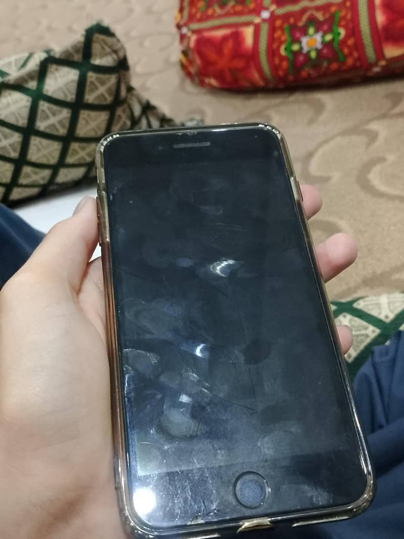 Apple iPhone 7 Plus 3