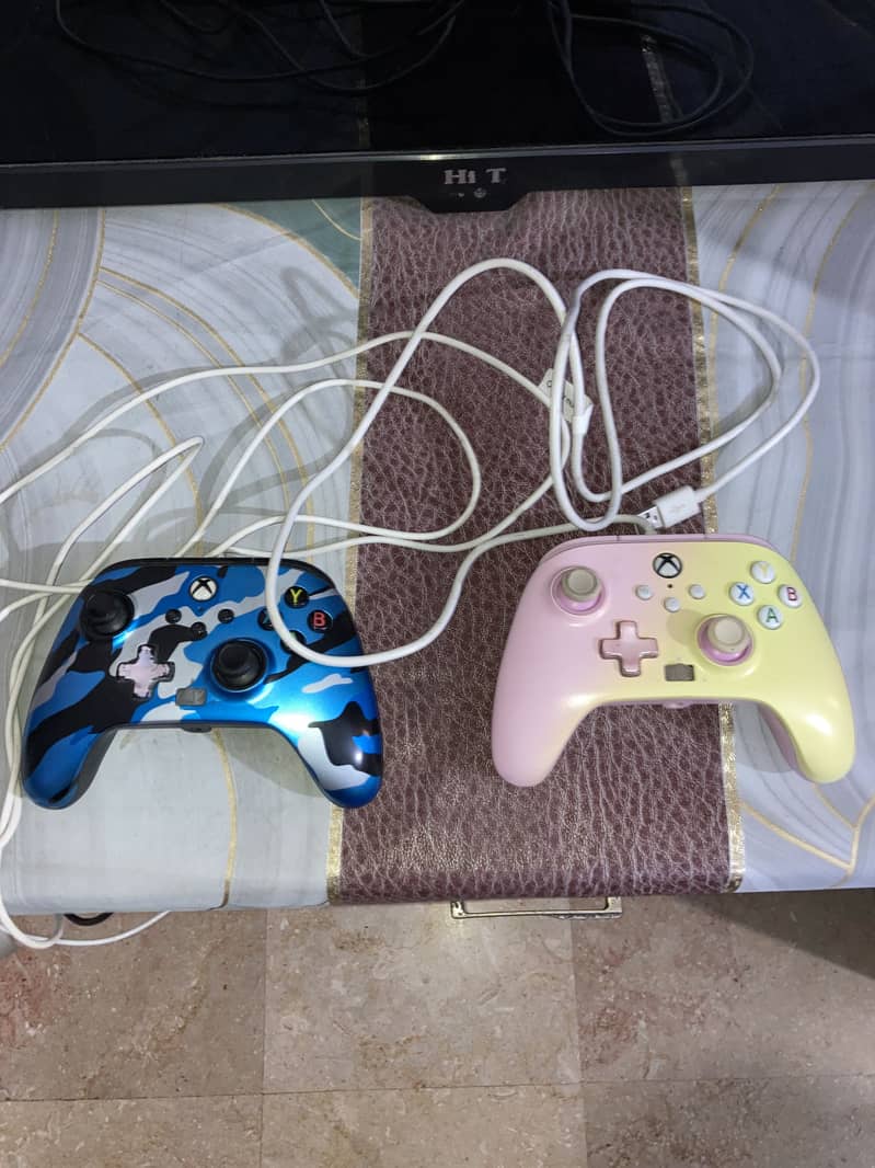 Xbox One wired controllers 1