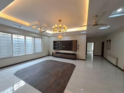 1 Kanal Beautiful Portion Available For Rent In Bahria Town Phase 4 For Educated Family