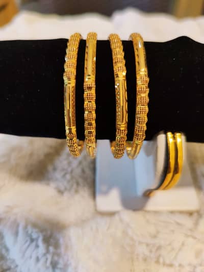 4 Pices Premium Quality 24k Gold Plated Bangals manufactured by Sesora