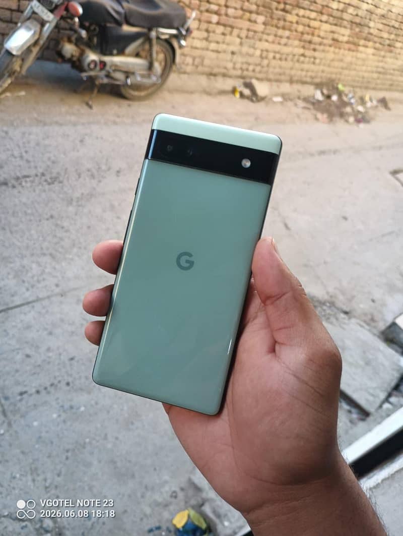 Google Pixel 6a 1