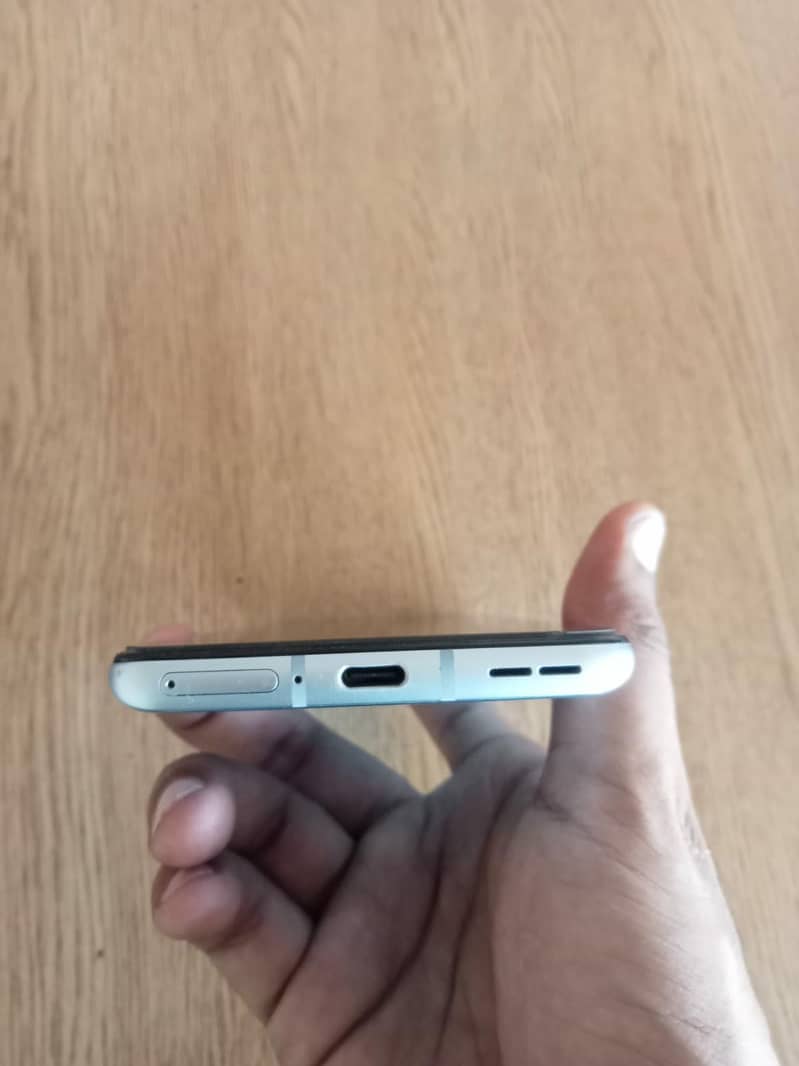 One Plus 9R 1