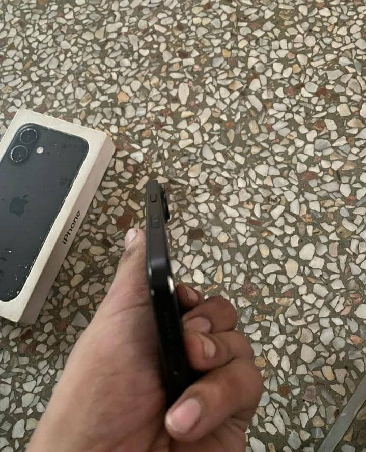 koApple iPhone 16 4