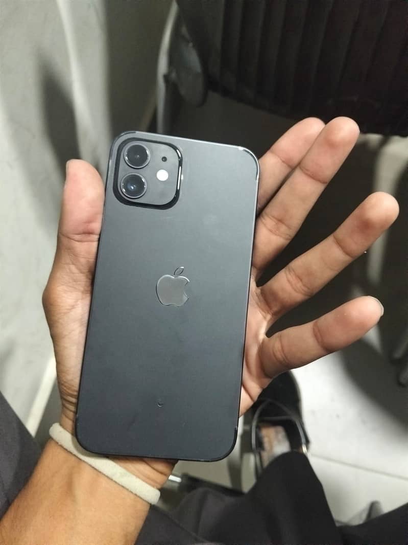 Apple iPhone 12 3