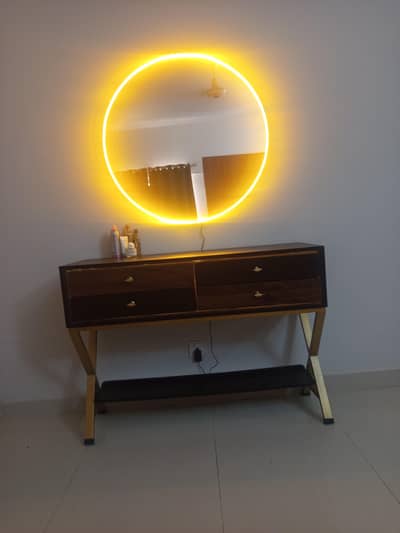 console with led mirror