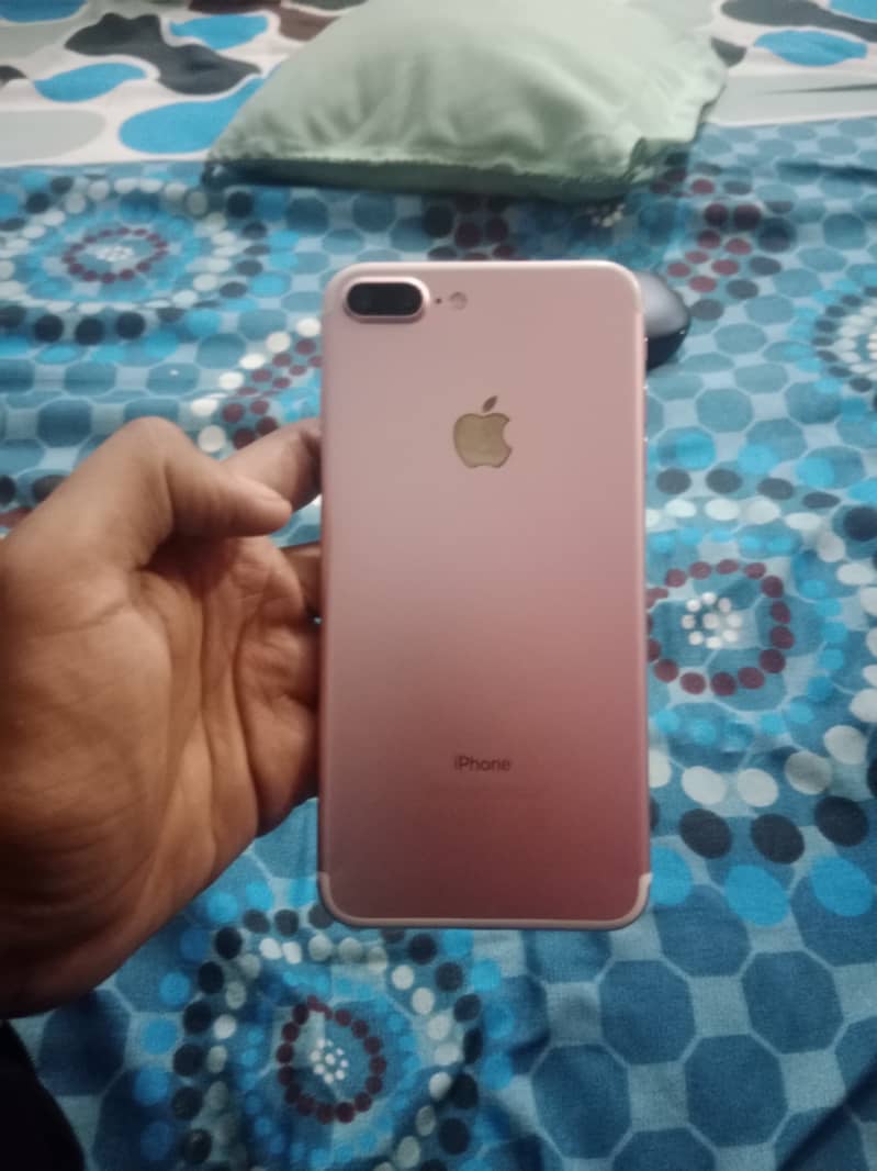 Apple iPhone 7 Plus 0