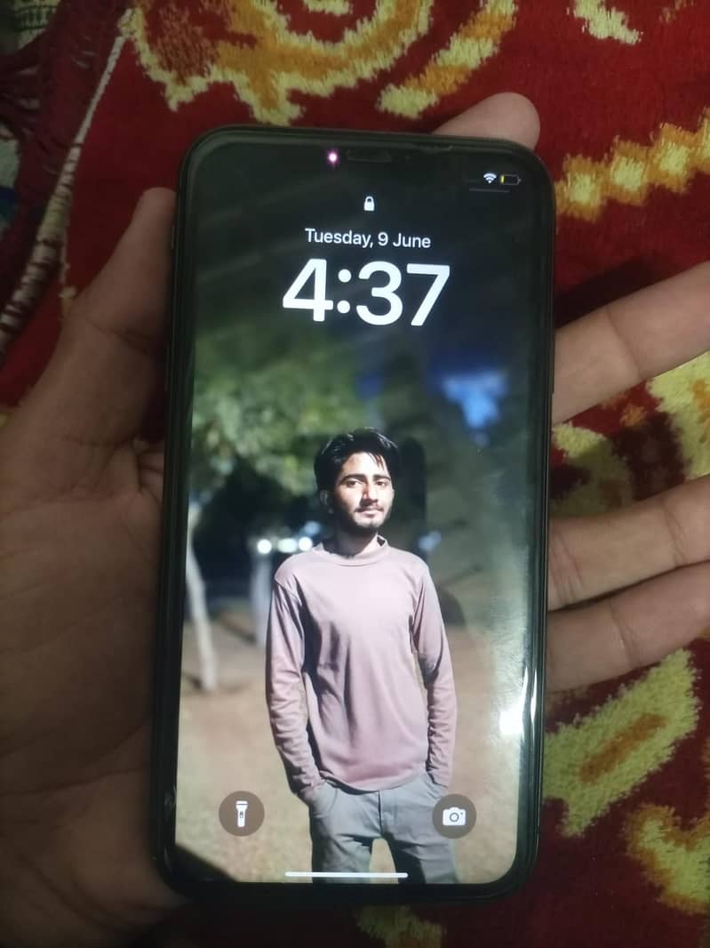 Apple iPhone 11 0