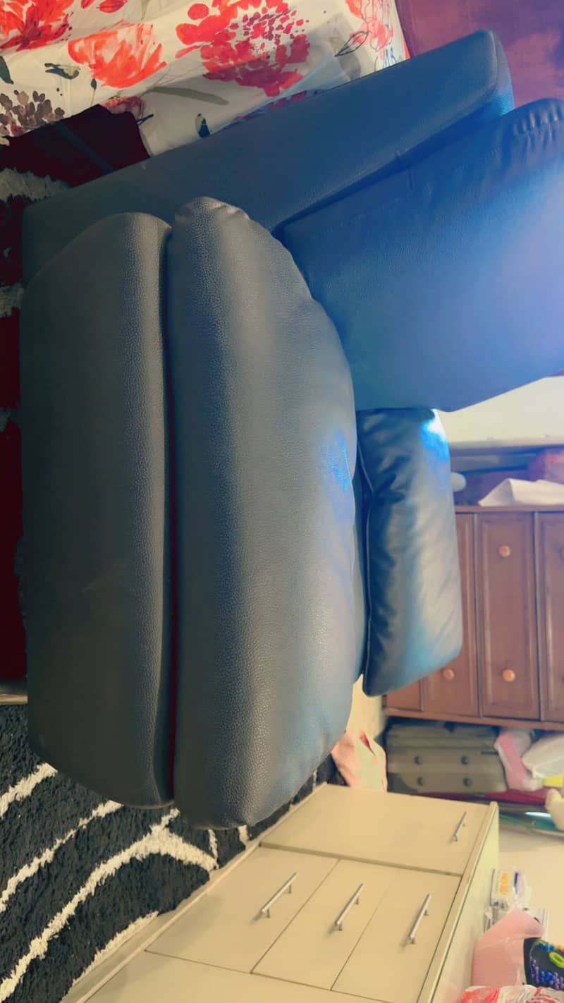 Black single couch 1