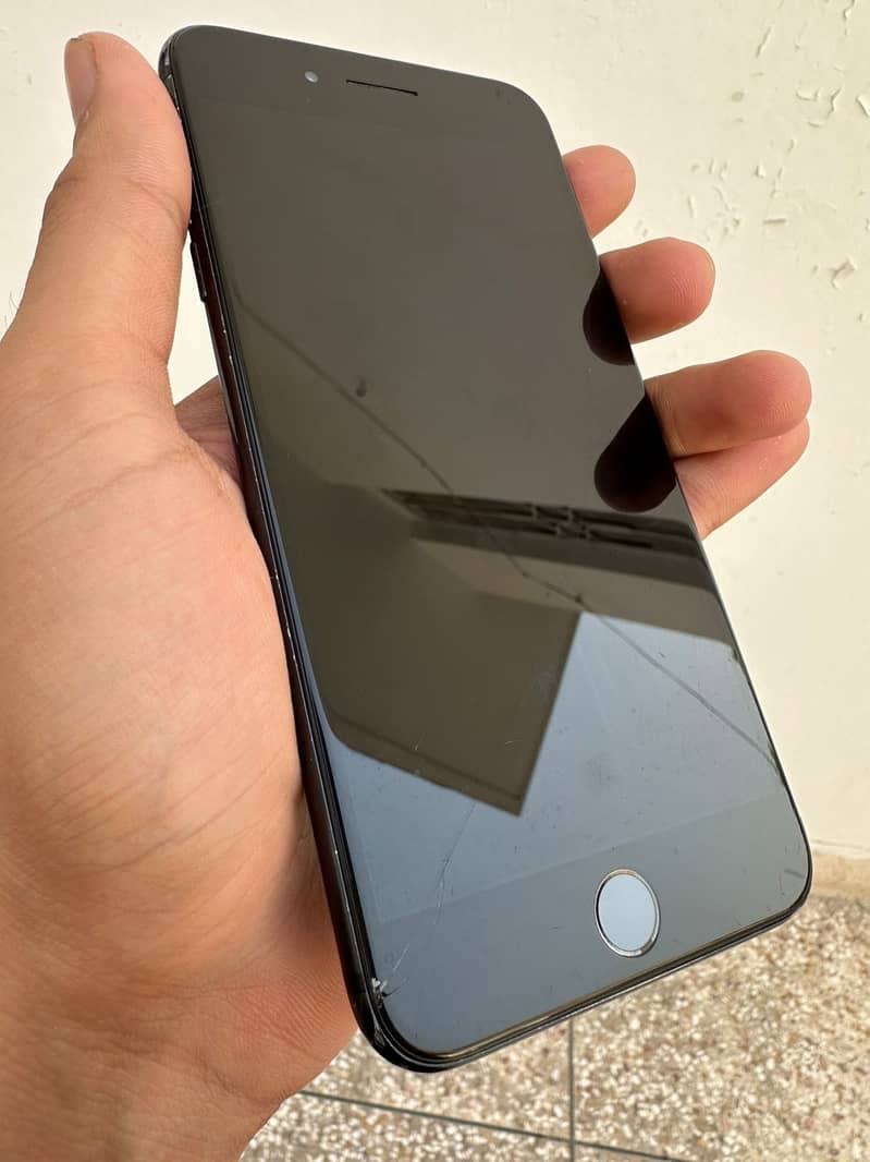 Apple iPhone 7 Plus 1