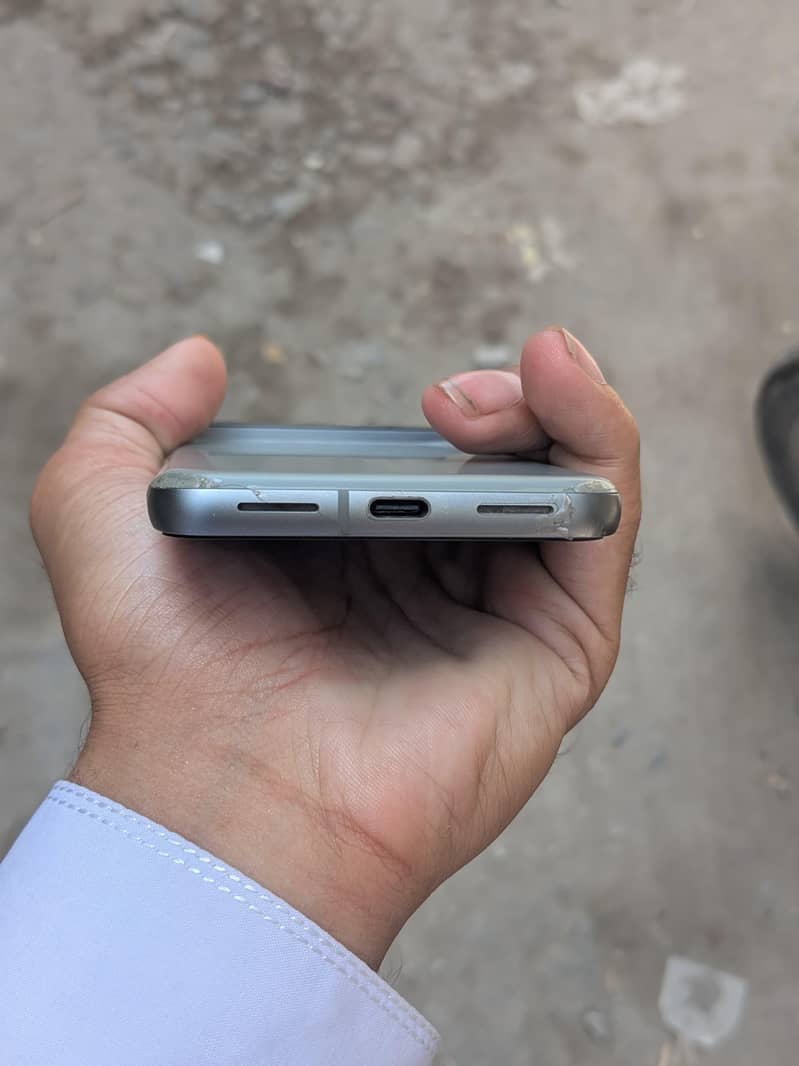 Google Pixel 8 5
