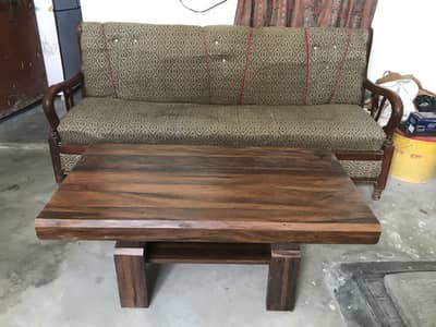 Sofa set with table