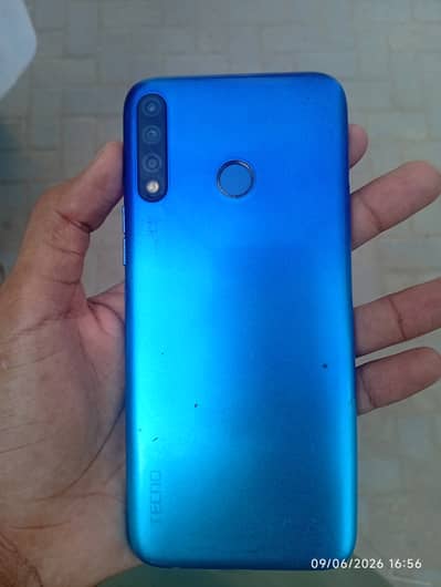 Tecno Spark 4
