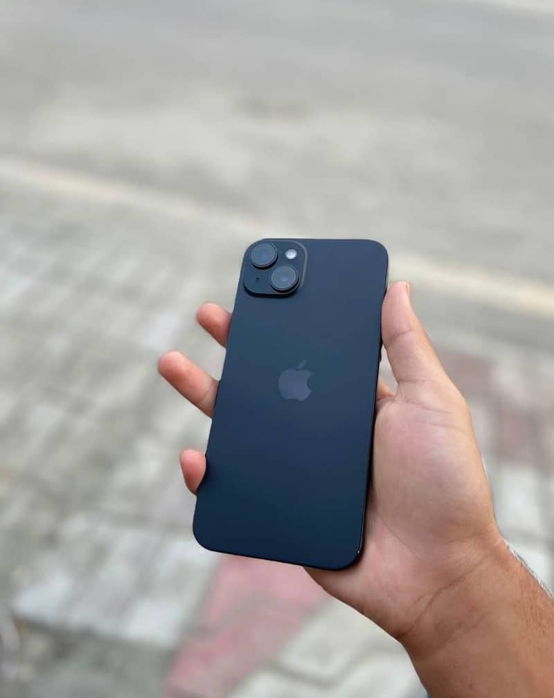 Apple iPhone 15 2