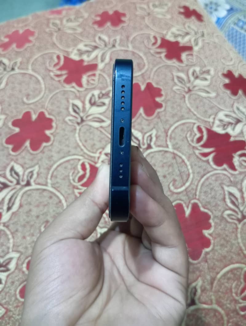 Apple iPhone 13 1