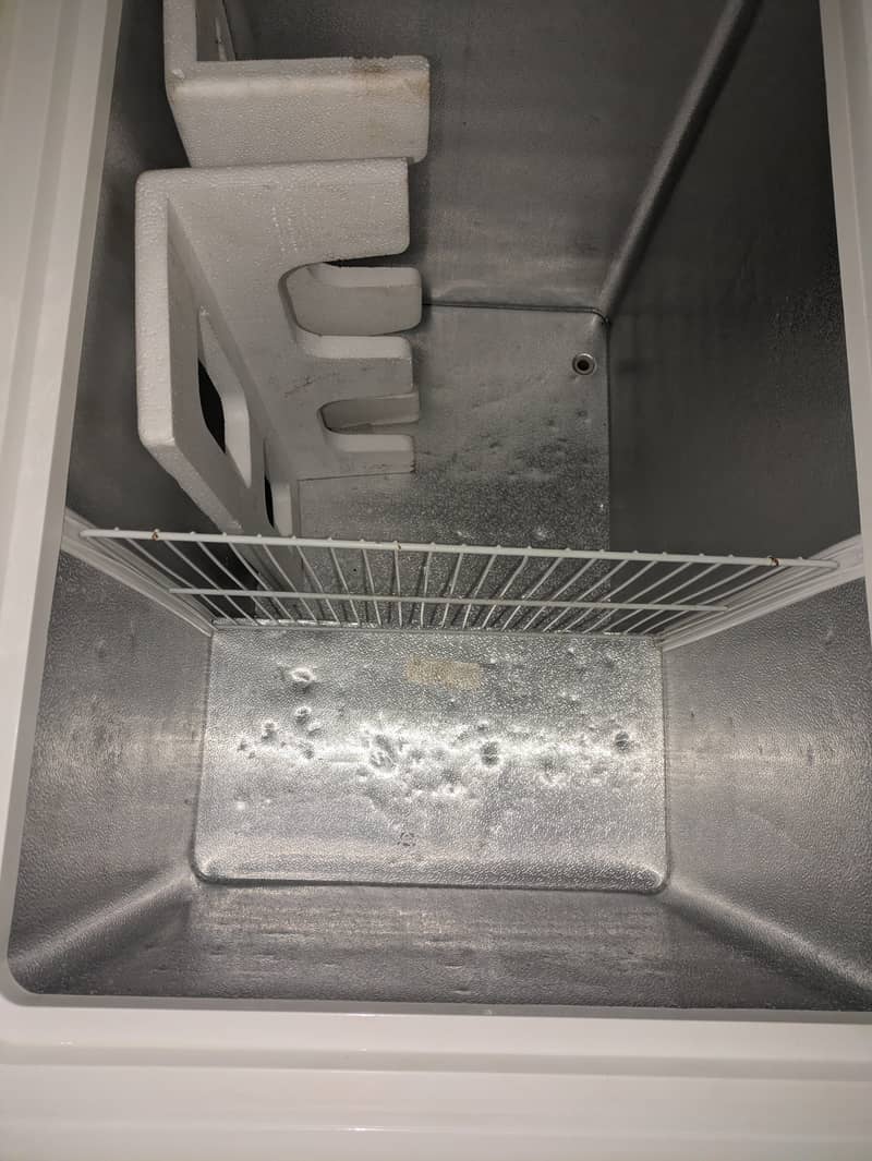 Waves deep freezer 0
