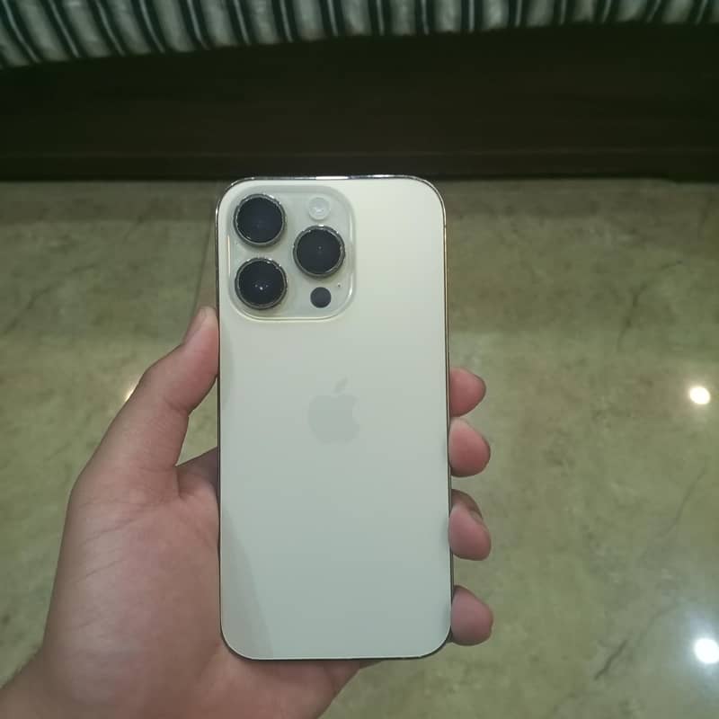 Apple iPhone 14 Pro 0
