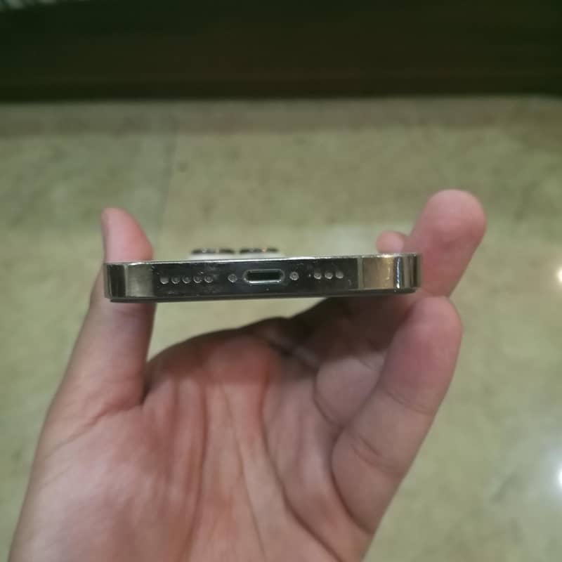 Apple iPhone 14 Pro 2