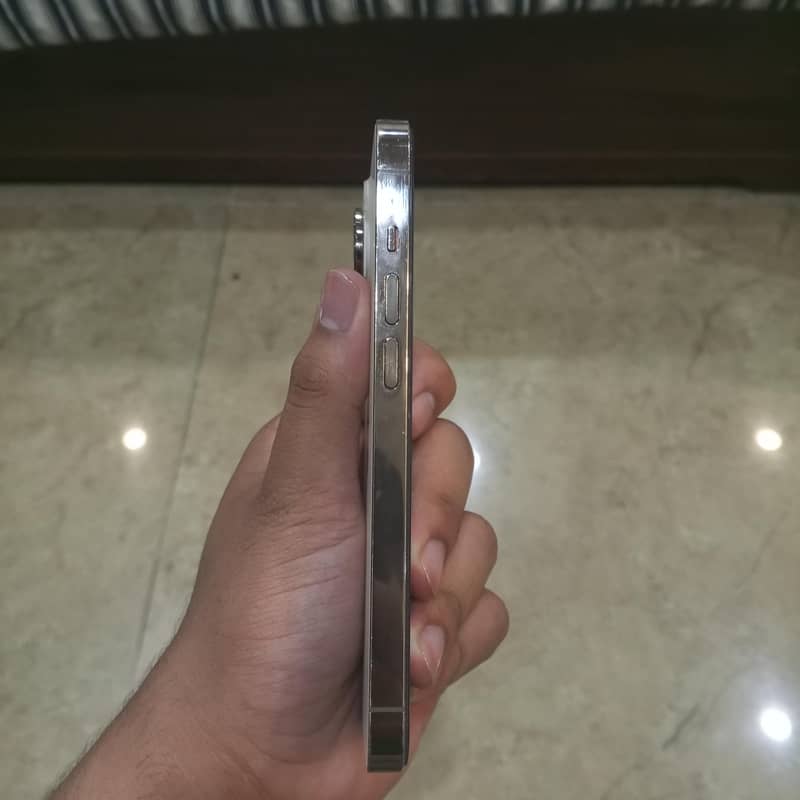 Apple iPhone 14 Pro 4