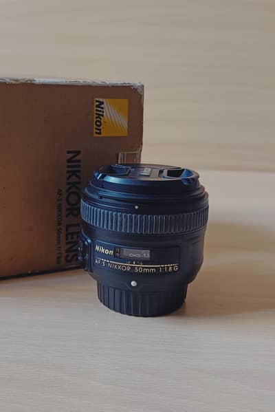 Nikon 50mm f/1.8G with box