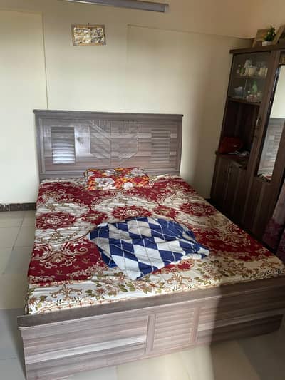 bed set available with and without wardrobes