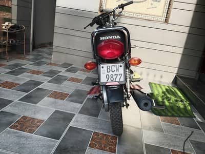 selling  self start red 2025 model Honda new condition 2144km genuine