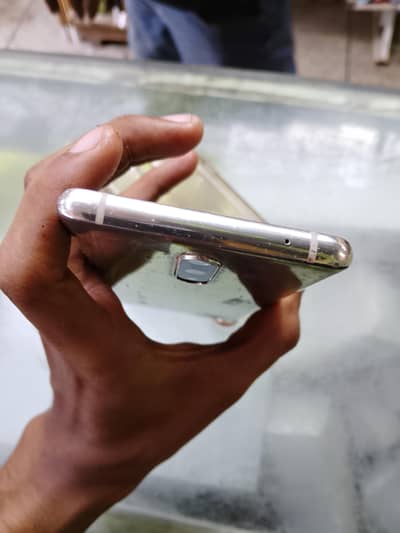 One Plus 8 gb 12 +4 16 /256