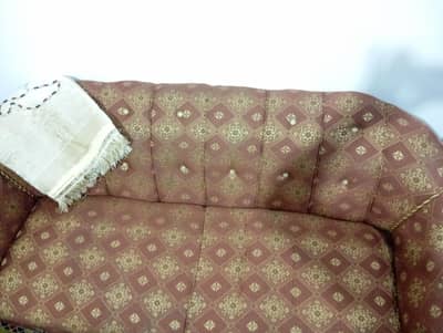 5 seater sofa set available