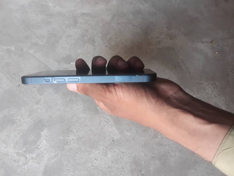 Apple iPhone 14 3