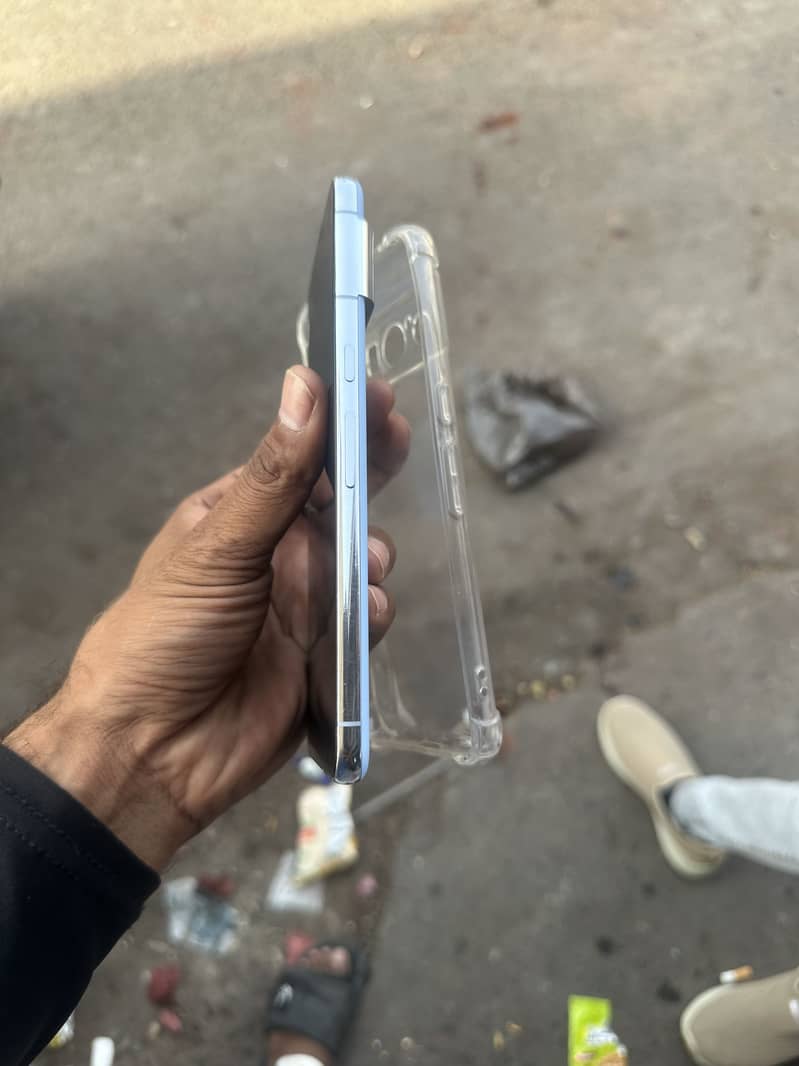 Google Pixel 8 Pro 2