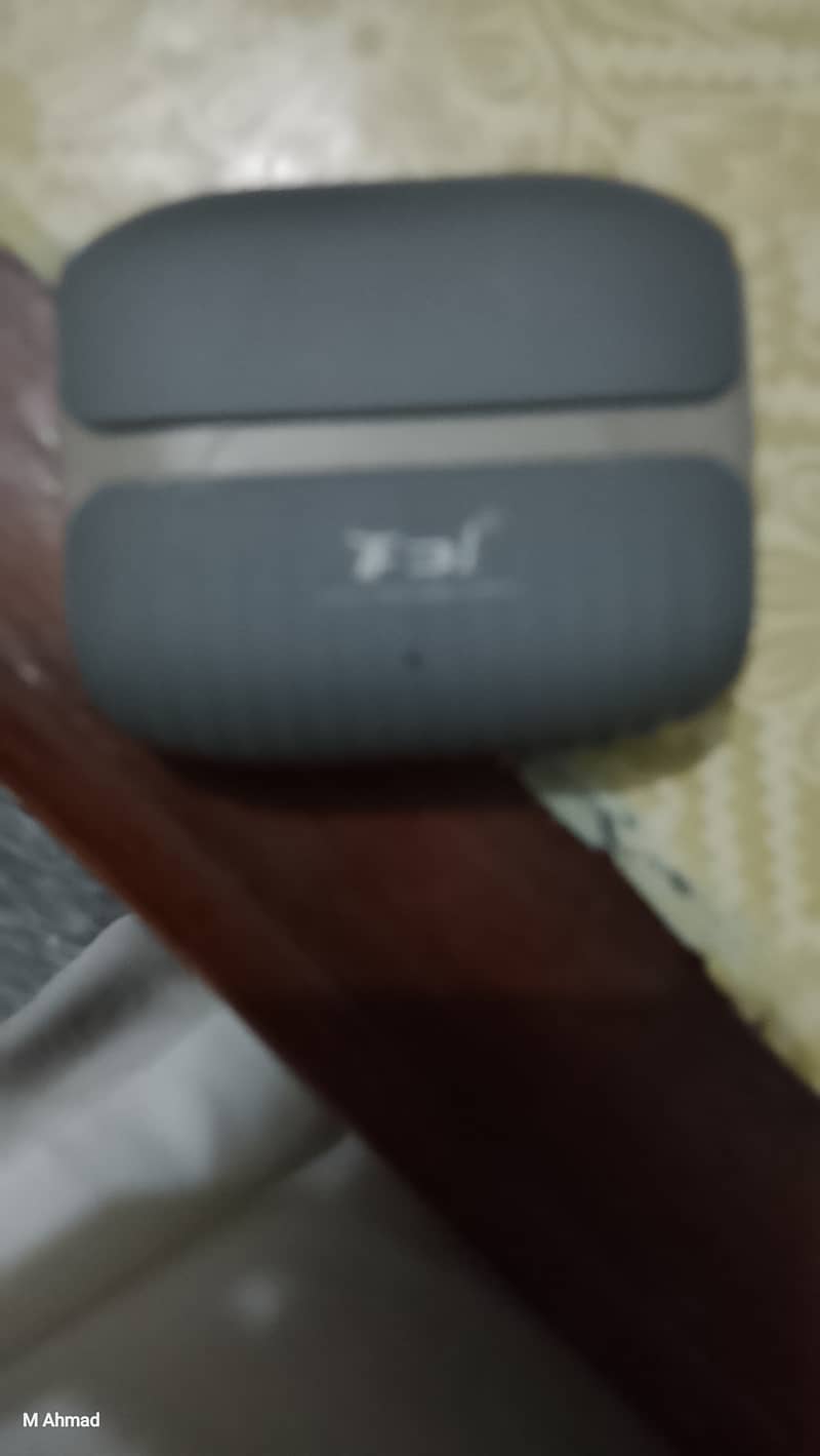 Earphone 0