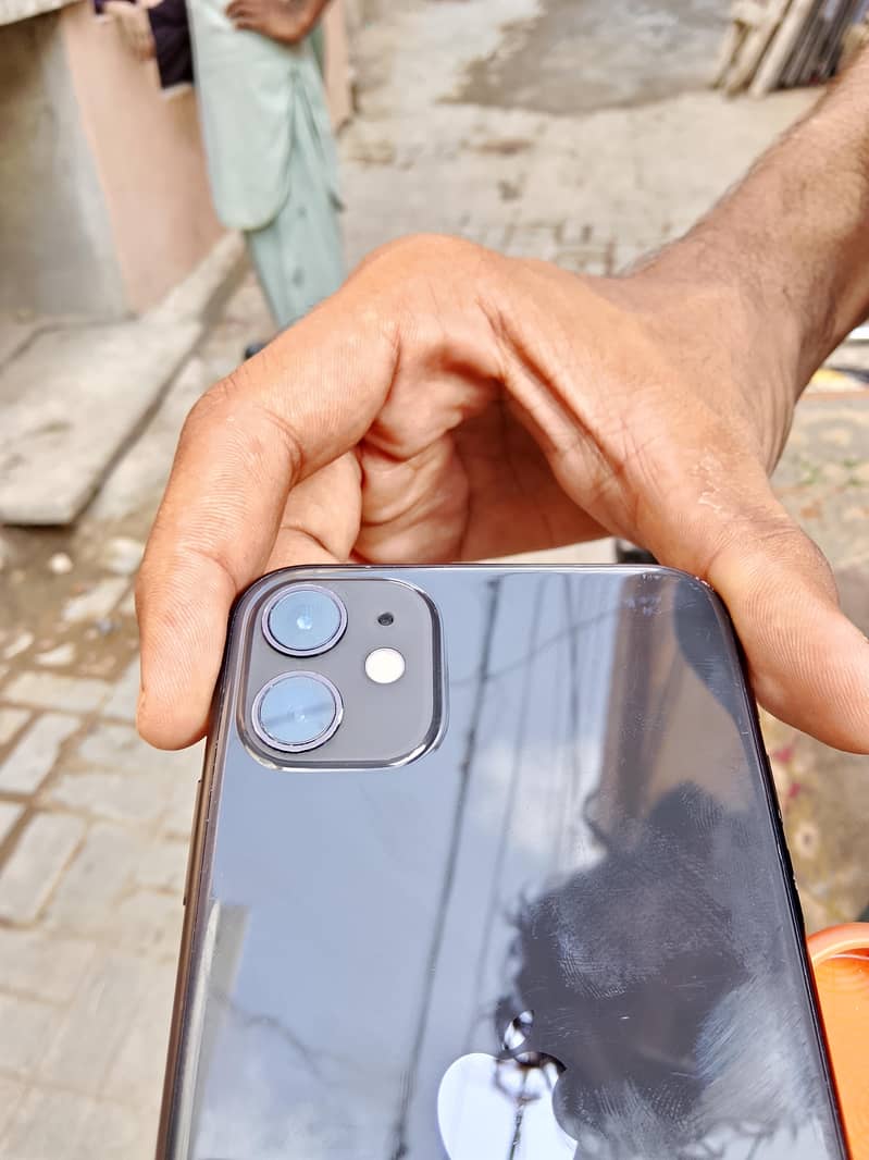 Apple iPhone 11 0
