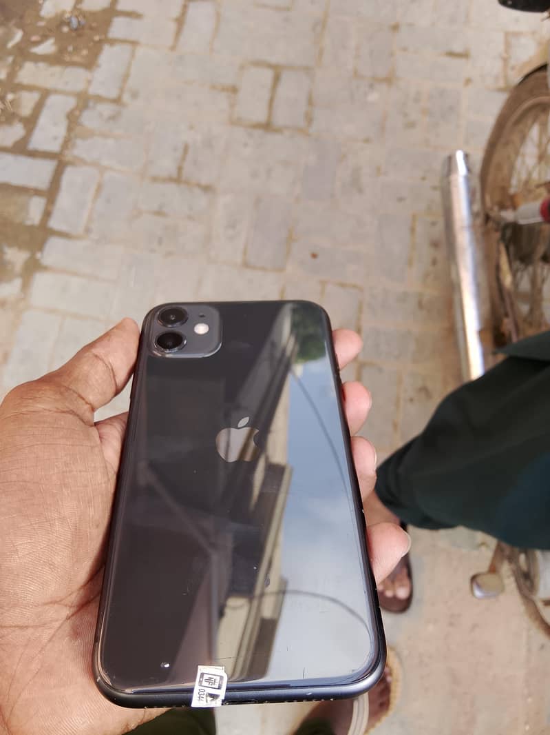 Apple iPhone 11 3