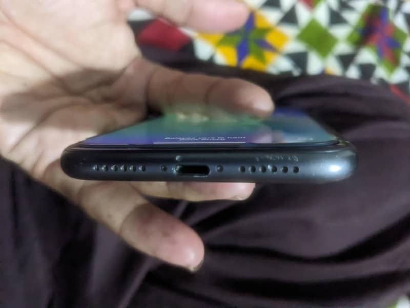 Apple iPhone 11 3