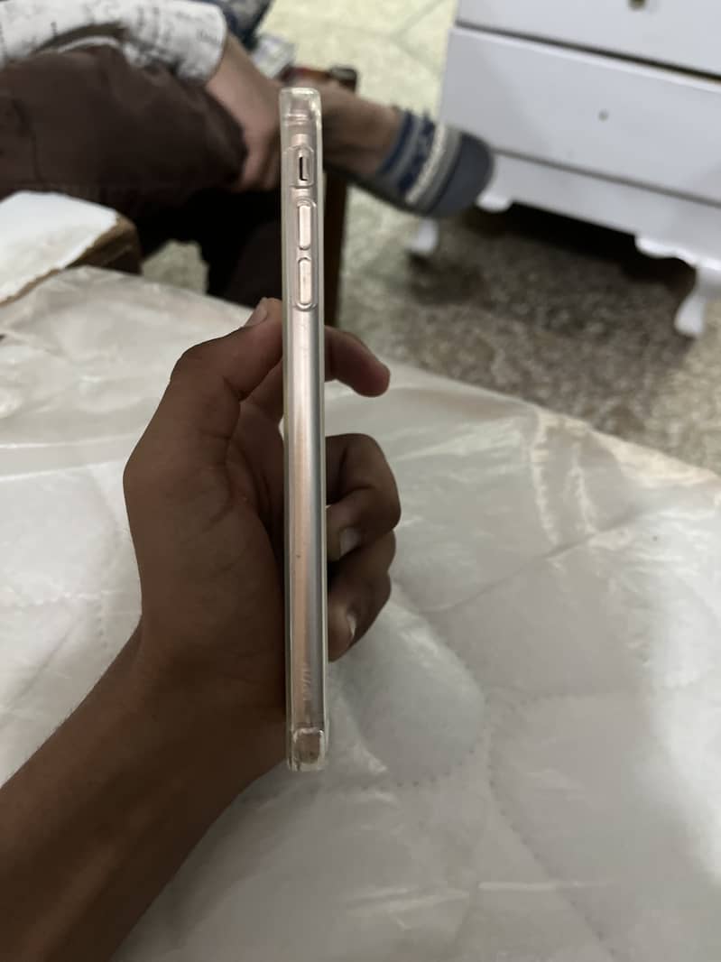 Apple iPhone 8 Plus 1