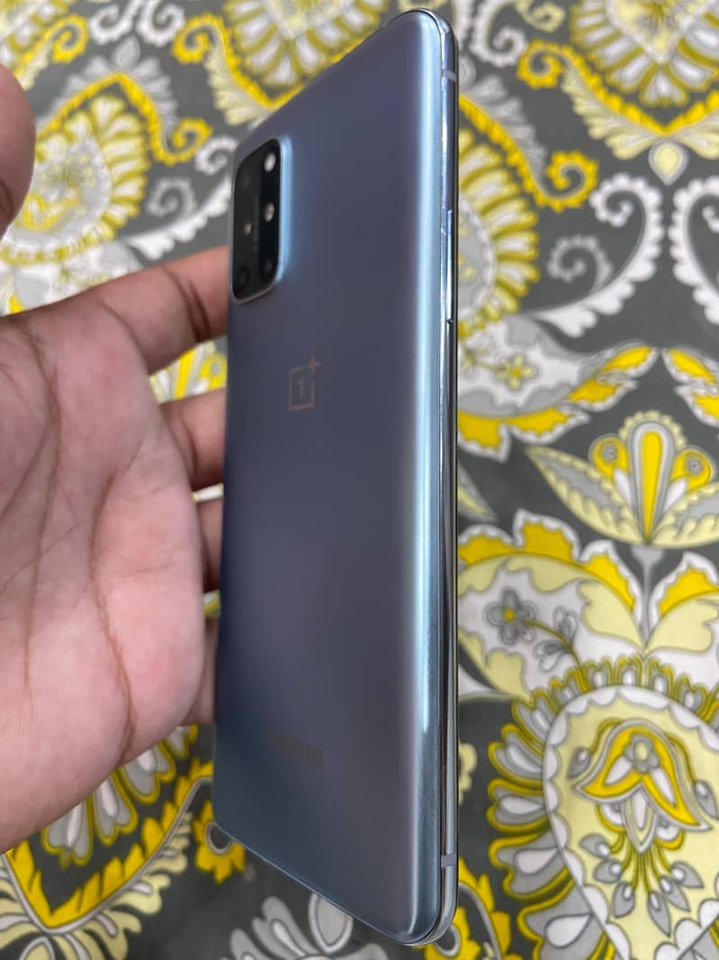 One Plus 8T 6