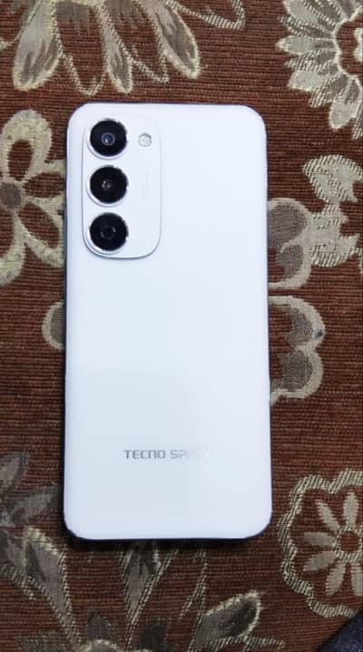 Tecno Spark 40 pro plus