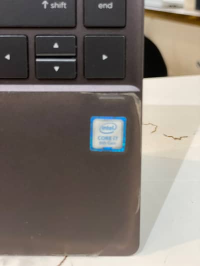 HP sperctre core i7, 8gen 16gb RAM/ 512gb