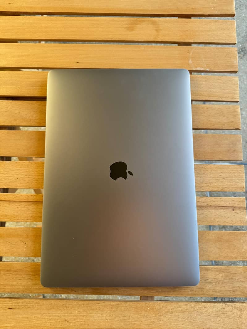 MAC BOOK PRO 0