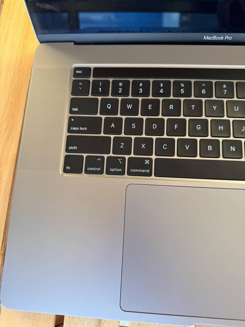 MAC BOOK PRO 5