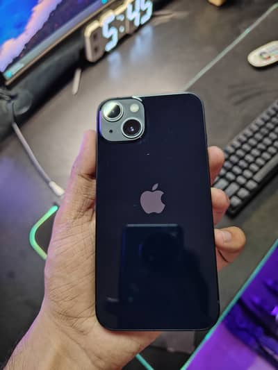 Apple iPhone 13