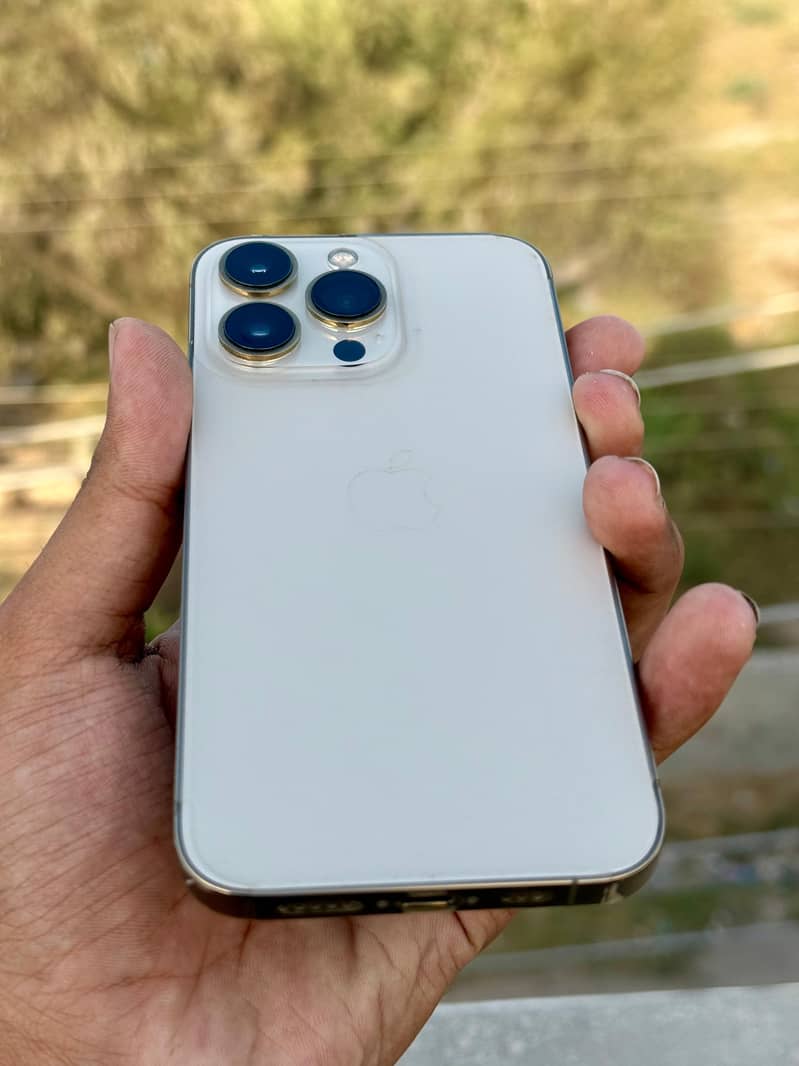 iPhone 13 Pro 4