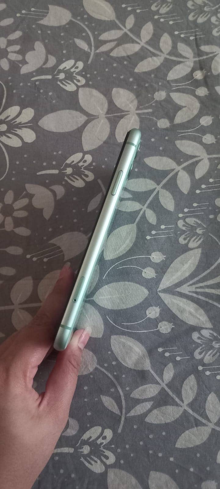 Apple iPhone 11 3