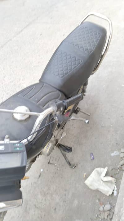 Excellent Condition Bike for Sale – Single Owner, Well-Maintained.